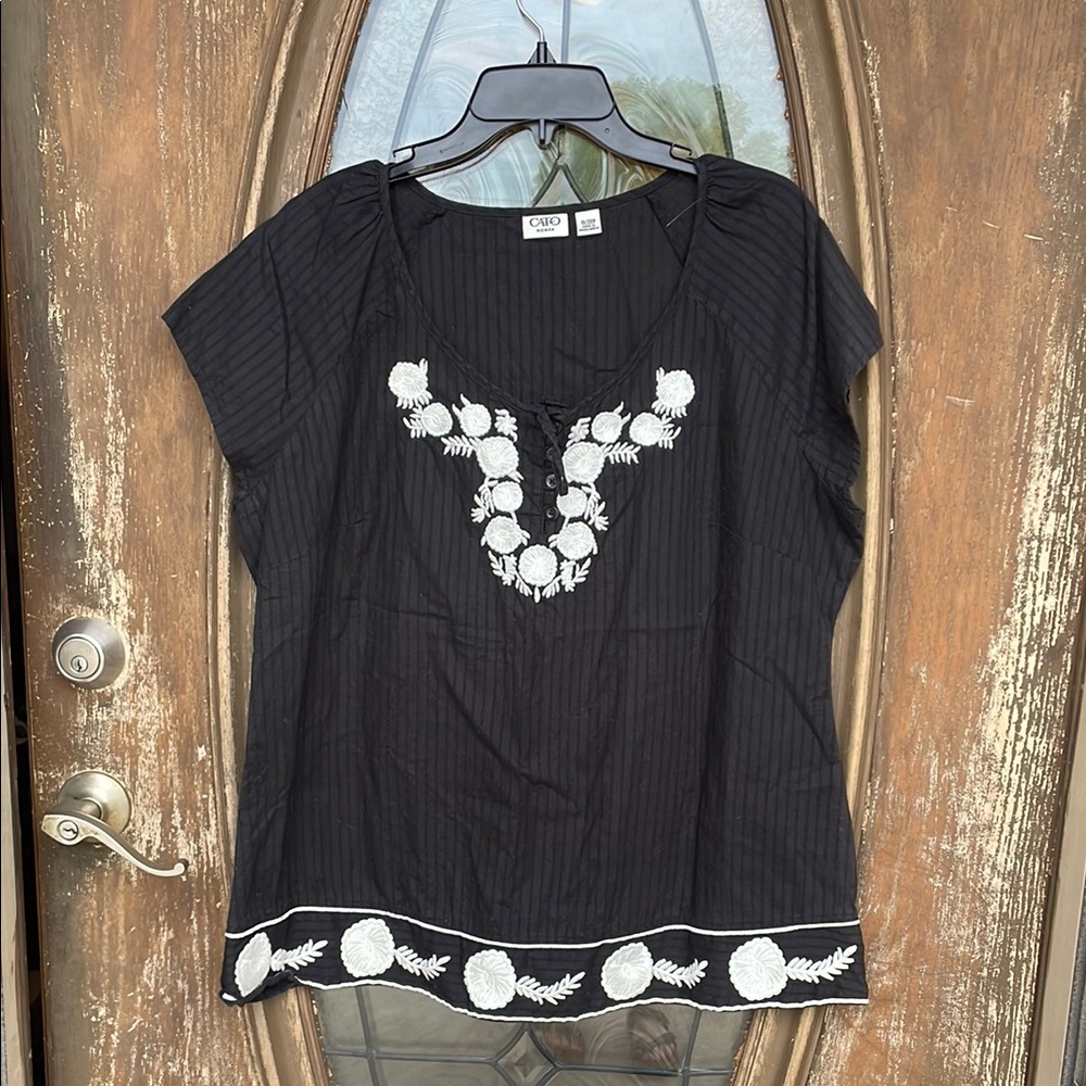 Cato Embroidered Top! Women’s 18/20